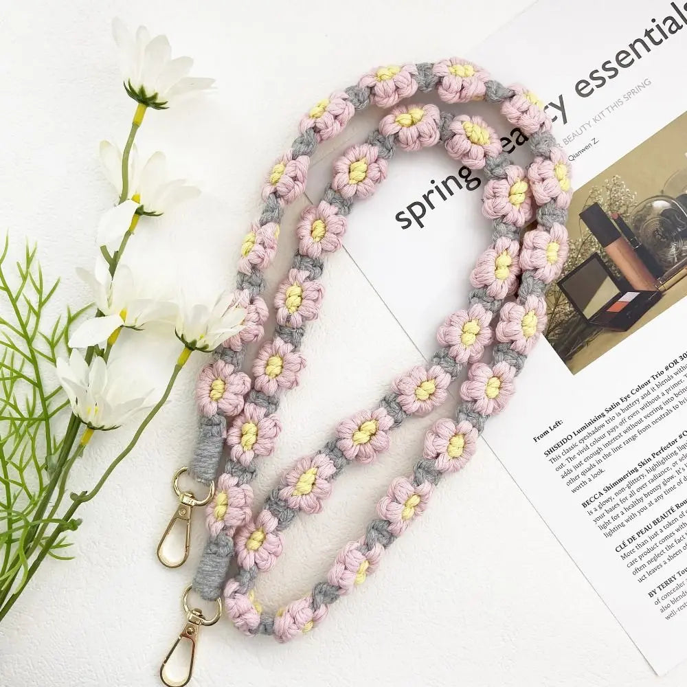 Handmade Daisy Macrame Keychain – Boho Wrist Strap for Women Macrame Keychain Axl
