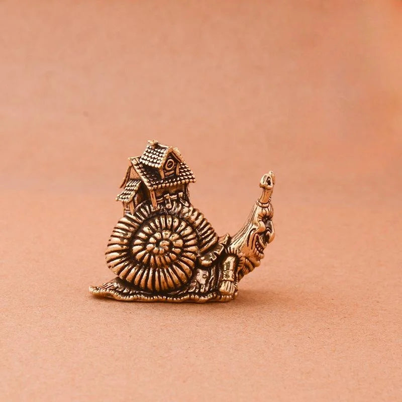 Solid Brass Snail Figurine – Mini Copper Tea Pet Ornament Metal Figurine Axl