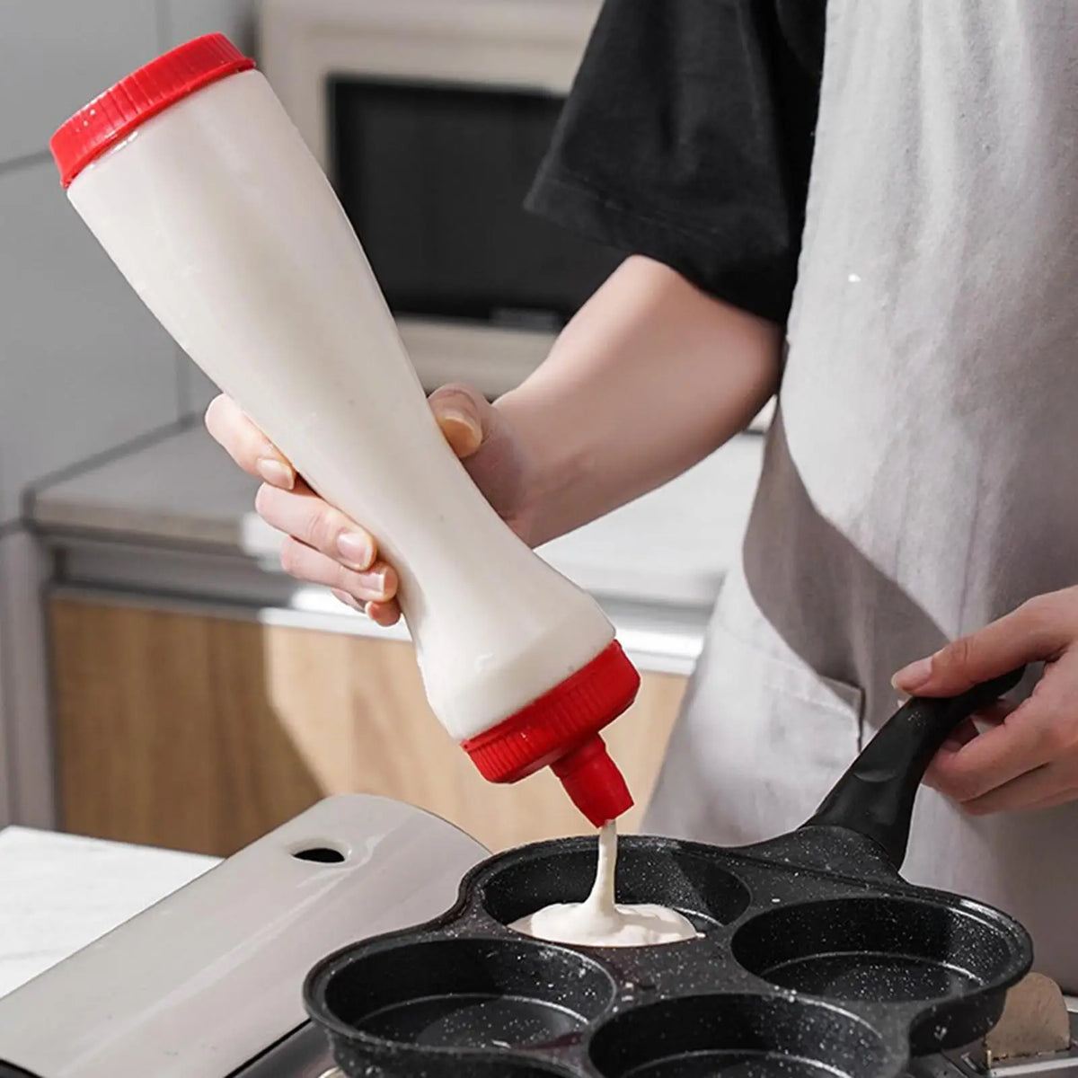 Pancake Batter Dispenser Bottle – 700ml Squeeze & Pour Batter Dispenser Bottle Axl