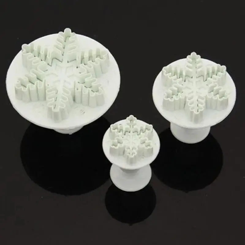 3-Piece Snowflake Fondant Plunger Cutter Set | Cake Decorating Fondant Plunger Cutter Axl as picture