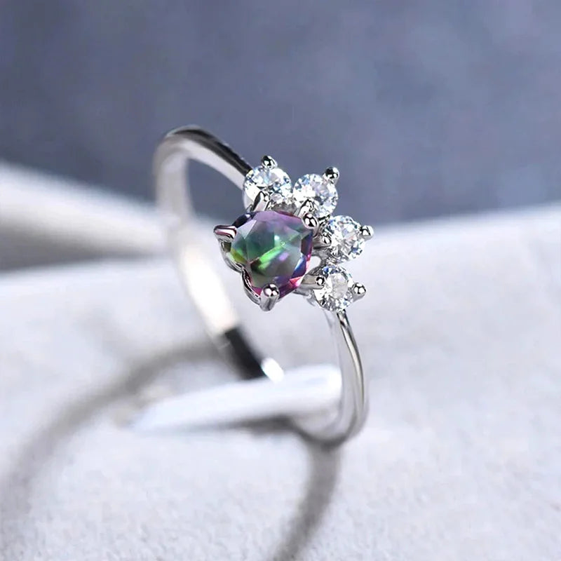 Huitan Cubic Zirconia Silver Ring – Women's Wedding Band Zirconia Fashion Ring Axl