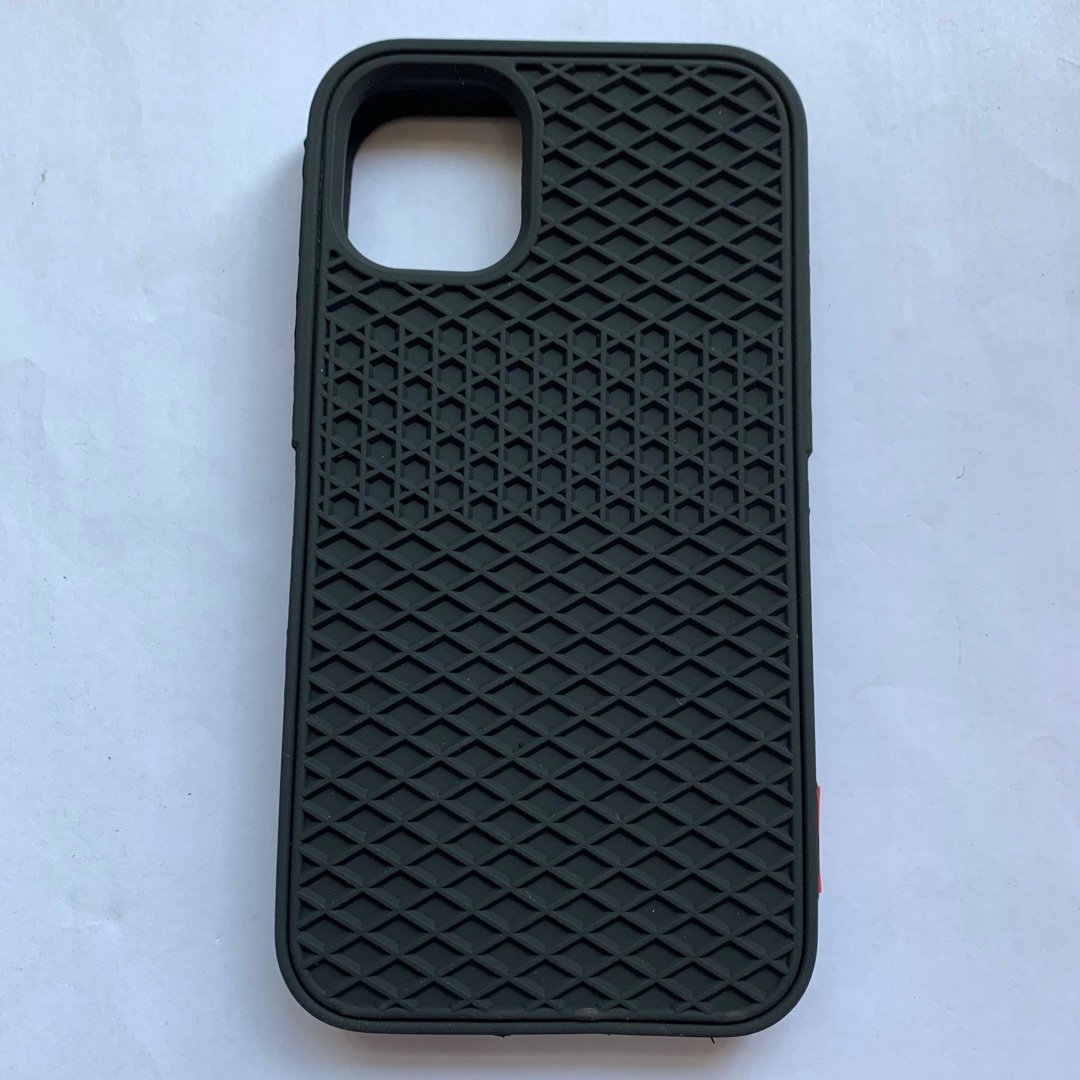 Waffle Sole Silicone Phone Case Axl Black / IPhone12