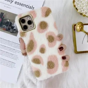 Luxury Leopard Plush iPhone Case – Soft Winter Cover
